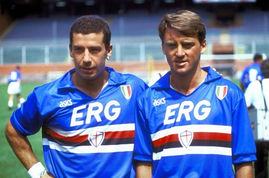 2 posto - Sampdoria 1990-91.  la maglia pi bella d&#39;Europa. Qui Gianluca Vialli e Roberto Mancini con la divisa del primo storico scudetto blucerchiato. FRICKFOOT